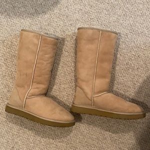 Cream Ugg’s